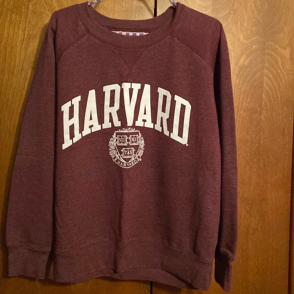 Harvard women’s crew neck 
Brand- redshirt
Size- large
Color- maroon